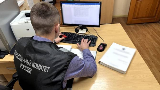 В Климово пьяный москвич возле кафе едва не зарезал 20-летнего парня