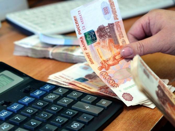 Брянское предприятие «Корунд» задолжало работникам 250 тысяч рублей
