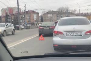 В Брянске перед кольцом у Полтинника столкнулись автомобили