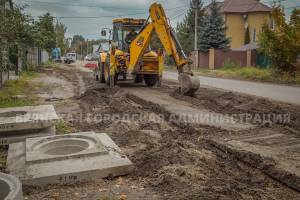 В Брянске на улице Куйбышева прокладывают ливневку