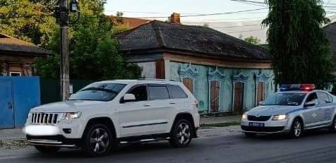 В Новозыбкове лишенный прав водитель Jeep Grand Cherokee снова попался пьяным за рулем