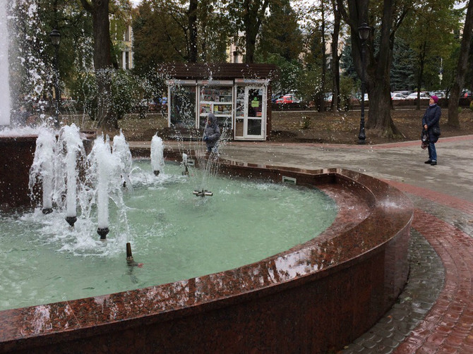 В Брянске поломался новый фонтан в Круглом сквере