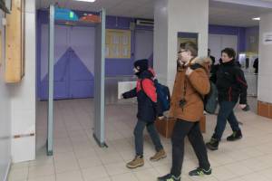 В школах и детсадах Брасовского района забыли установить металлоискатели 