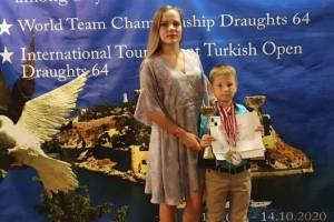 Брянский второклассник выиграл Первенство мира по шашкам