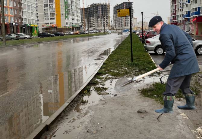 Брянцы призвали мэра Макарова надеть резиновые сапоги