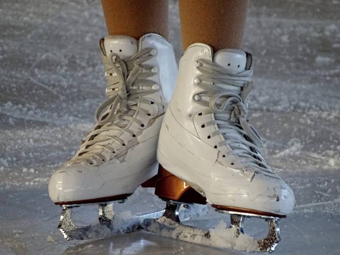 В Брянске стартует сезон массового катания на коньках