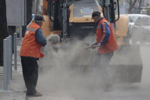 После зимы с улиц Брянска вывезли 2,5 тысячи тонн песка