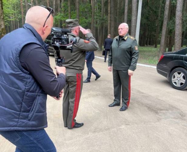 Лукашенко прокомментировал крушение самолетов и вертолетов в Брянской области