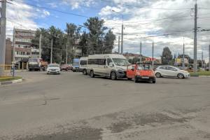 В Брянске на «Полтиннике» маршрутка №34 столкнулась с легковушкой