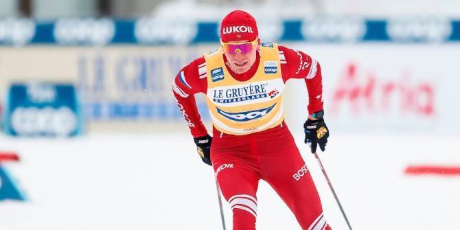 Несмотря на падение брянский лыжник Большунов выиграл масс-старт на Кубке мира