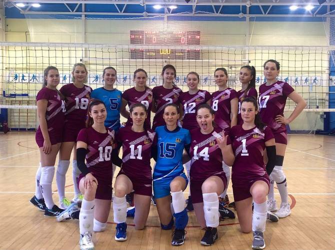 Брянские волейболистки в родных стенах трижды обыграли команду из Воронежа