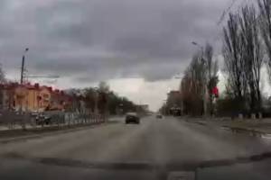 В Брянске на проспекте Московском «Шевроле» дважды проскочил на красный