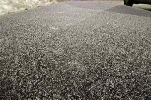 Дороги и тротуары Брянска покрылись ледяной глазурью