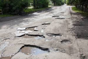 В брянском посёлке Ивот отремонтировали убитую дорогу