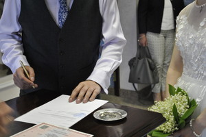 В Погаре из-за аварийного состояния ЗАГСа свадьбы регистрируют в коридоре