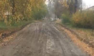В поселке Локоть водители тонут в грязи на переулке Рабочем