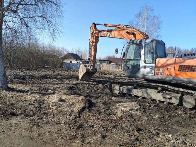 В Брянске на Володарке снесли аварийный барак по улице Конституции