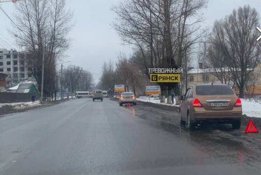 В Брянске на Почтовой ранним утром произошло ДТП