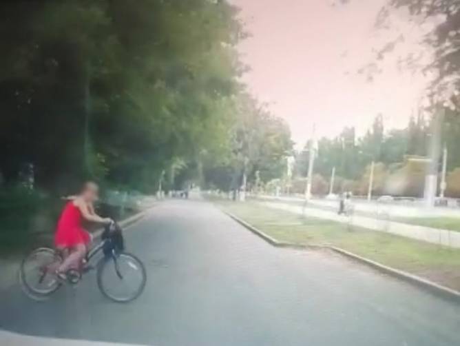 В Брянске женщина на Kia сломала нос 12-летней велосипедистке