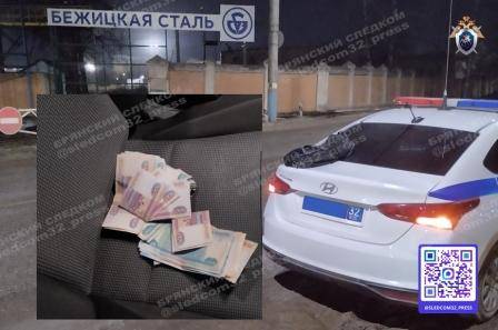 В Брянске автоледи пыталась дать сотрудникам ДПС взятку в размере 51 тысячи рублей
