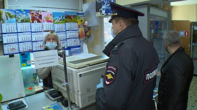 В Брянске повара кафе «Дежавю» поймали без медицинской маски 
