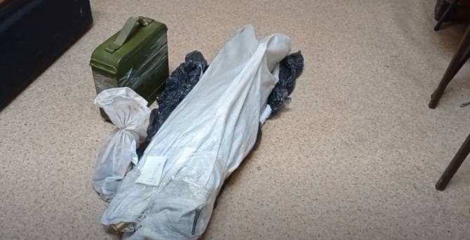 В квартире 46-летнего брянца нашли арсенал оружия и боеприпасов