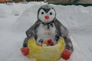 У брянского детсада «Лёвушка» создали снежный зверинец