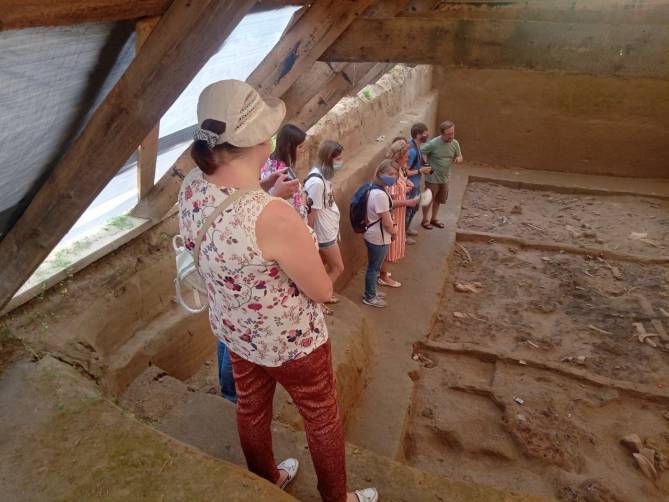 Брянцы побывали на экскурсии на месте археологических раскопок в Хотылево
