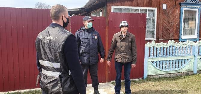 В Новозыбкове уголовник изрезал ножом друга и жену