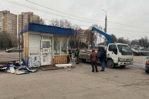В Брянске демонтировали два нелегальных киоска