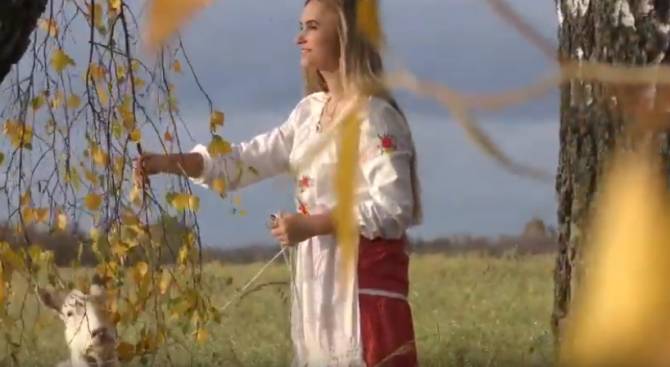 Брянская певица Елена Поцелуева выпустила клип «Не люби казак»