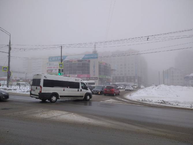 На Брянск вечером опустился густой туман