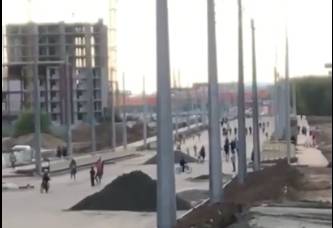 В самоизолированном Брянске сняли на видео толпы на улице Советской