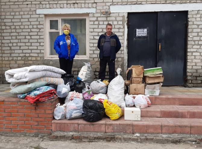 Добромировцы передали вещи центру реабилитации бездомных Климово