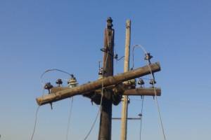 В Брянске на улице 50-й Армии демонтируют старые электроопоры