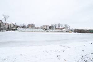 В Брянске залили превышающий размером футбольное поле ледовый каток