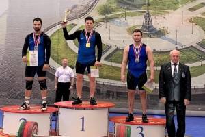Брянские тяжелоатлеты завоевали 9 медалей на чемпионате ЦФО