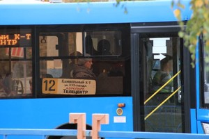 Жители Брянска потребовали купить водителей для синих автобусов