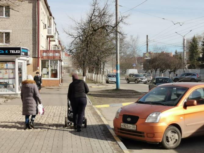 В Брянске жители Володарки задохнулись пылью из-за чистки улиц