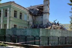 В Брянске снесли старое здание детской горбольницы №1