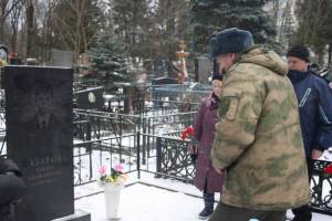 В Брянске почтили память погибшего на Северном Кавказе лётчика
