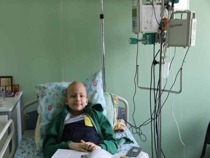 В Брянске школьнику нужны деньги на борьбу с онкологией