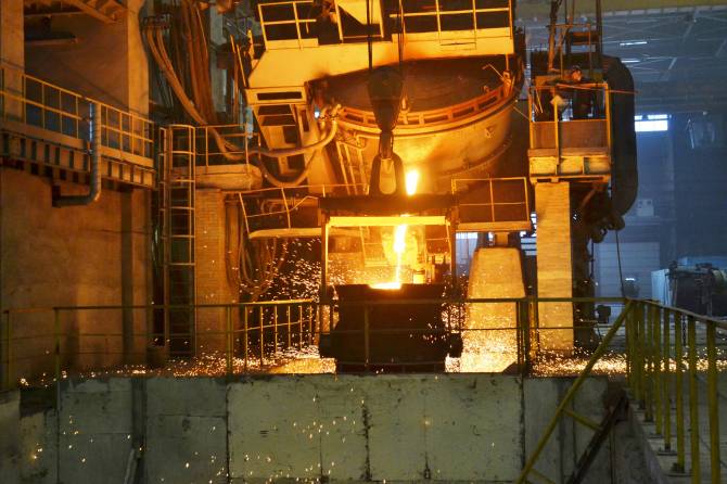 Работников брянского стальзавода оставили без спецодежды