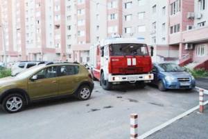 В Брянске припаркованные авто 4 раза блокировали проезд спасателям