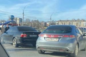 В Брянске на улице Ульянова столкнулись четыре легковушки