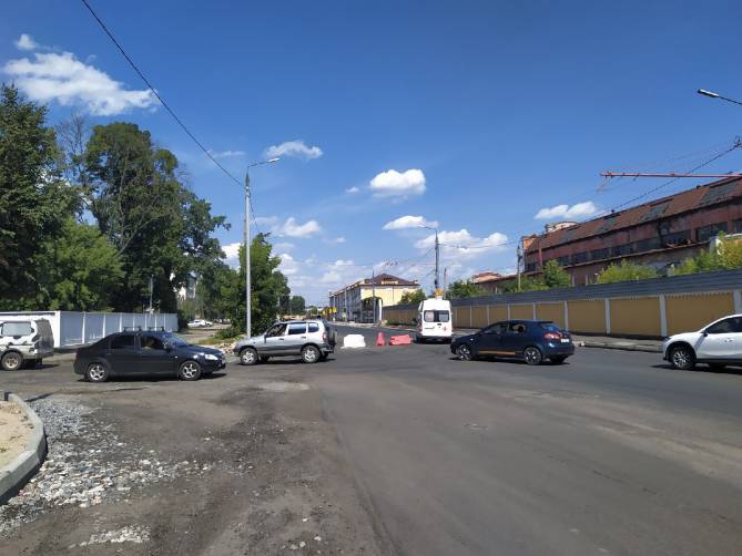 В Брянске из-за ремонта улицы Ульянова перекрыли несколько дорог