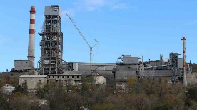 Брянская компания купила завод «Атакайцемент» за 4,4 миллиарда рублей
