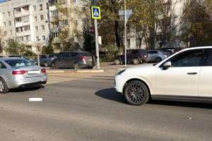 В Брянске на Советской автолюбительница на Porsche протаранила Audi