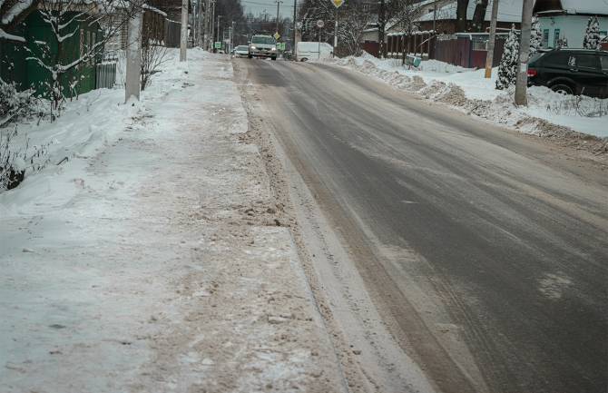 В Брянске начали расчистку снега на второстепенных дорогах