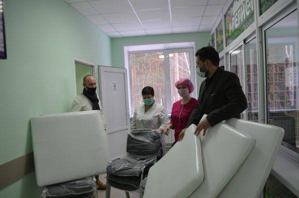 В Климово предприниматель сделал подарок детской поликлинике